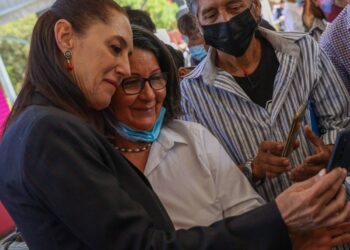 CLAUDIA SHEINBAUM ASEGURA QUE QUIEN SUCEDA AL PRESIDENTE DEBE PRESENTAR REFORMA ELÉCTRICA