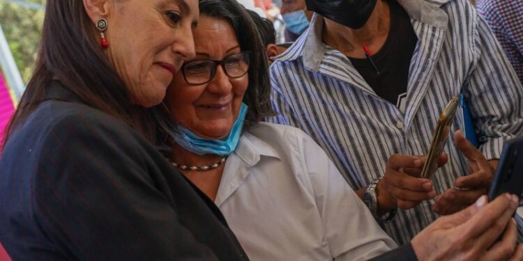 CLAUDIA SHEINBAUM ASEGURA QUE QUIEN SUCEDA AL PRESIDENTE DEBE PRESENTAR REFORMA ELÉCTRICA