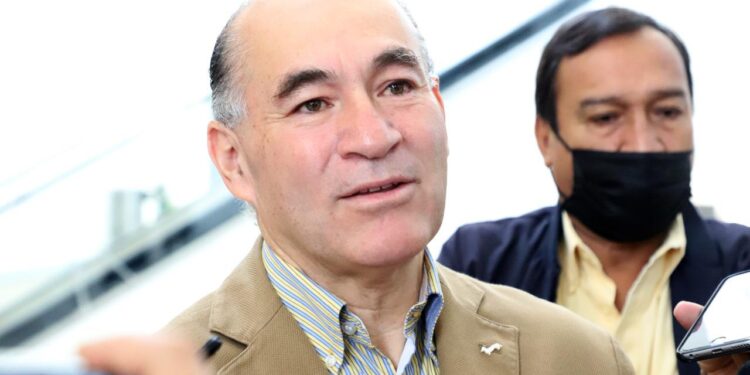 EX FUNCIONARIO NAVISTA DETRÁS DE BLOQUEOS DENUNCIA ALCALDE