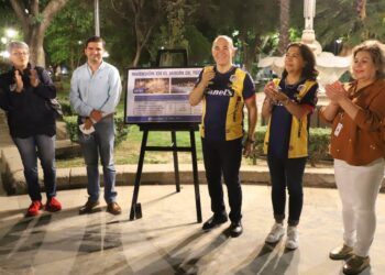 ALCALDE ENCENDIÓ LA NUEVA ILUMINACIÓN EN TEQUIS Y EL MERCADO HIDALGO