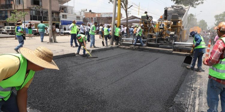 AGRADECEN VECINOS OBRAS MUNICIPAL DE PAVIMENTACION