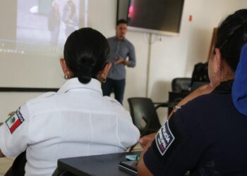 CAPACITAN A POLICIAS MUNICIPALES SOBRE DERECHOS HUMANOS Y VIOLENCIA DE GÉNERO