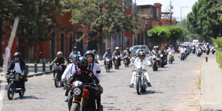 LLEGAN 200 MOTOCICLISTAS A LA CAPITAL PARA PROMOVER LA SALUD ENTRE LA POBLACIÓN MASCULINA