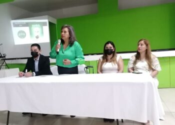 DAN CONFERENCIA SOBRE ADICCIONES A ESTUDIANTES DE SOLEDAD