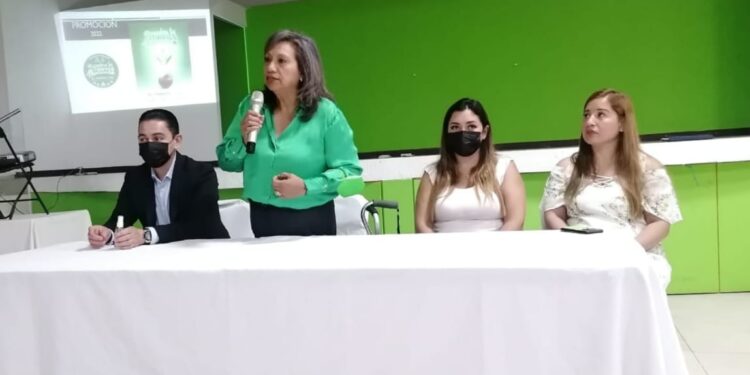 DAN CONFERENCIA SOBRE ADICCIONES A ESTUDIANTES DE SOLEDAD