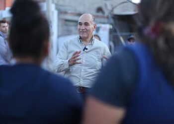 ENCIENDEN ALUMBRADO Y MEJORA SERVICIOS EN EL SUR DE LA CIUDAD