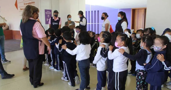 ALUMNOS DE ESCUELA MUNICIPAL VISITAN MUSEO INTERACTIVO