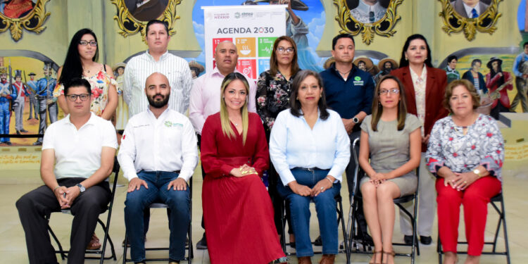 LEONOR NOYOLA TOMA PROTESTA AL COMITÉ MUNICIPAL DE POBLACIÓN