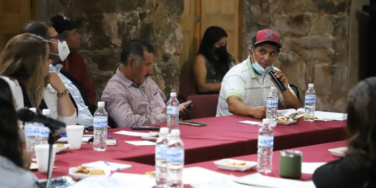 REUNE MUNICIPIO DE LA CAPITAL A LADRILLEROS PARA LOGRAR SOLUCION A PROBLEMA AMBIENTAL