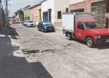 POR RUMBOS METROPOLITANOS                                                         POR: EL TLACHIQUERO POTOSINO