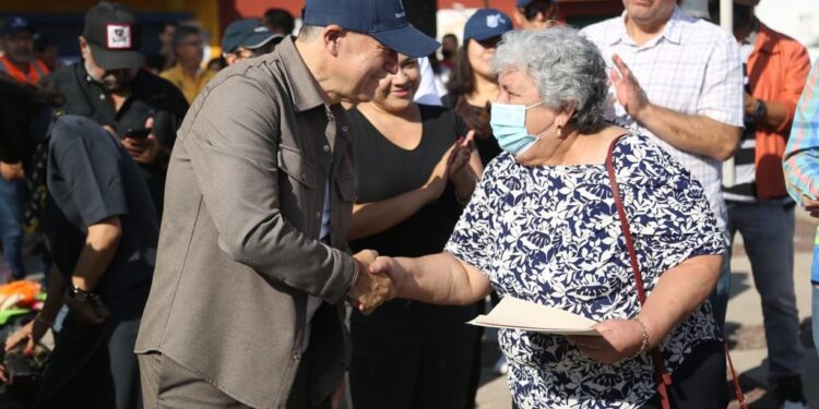 ALCALDE CAPITALINO RECORRE Y ATIENDE NECESIDADES EN LA COLONIA INDUSTRIAL AVIACIÓN￼