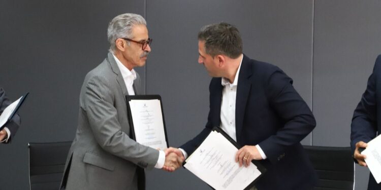 IMPULSARÁN Y APOYARÁN A MIL EMPRENDEDORAS Y EMPRENDEDORES ￼