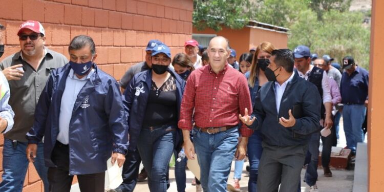 ALCALDE ATIENDE PETICIONES DE LA LOCALIDAD DE POZUELOS