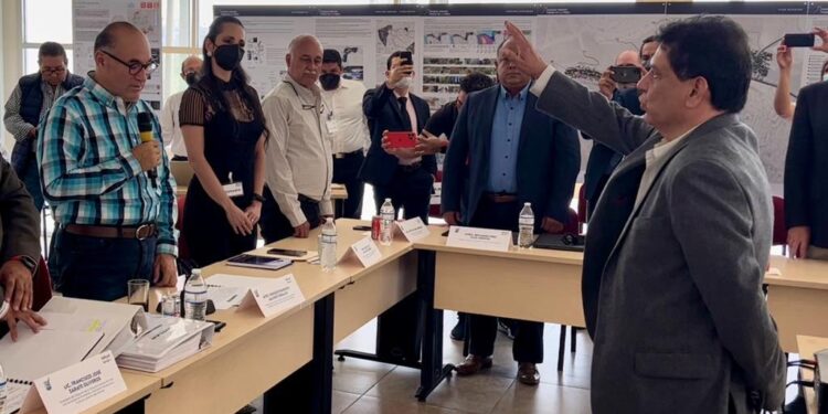 NOMBRAN A JAVIER ERNESTO FLORES NAVARRO COMO DIRECTOR DEL IMPLAN