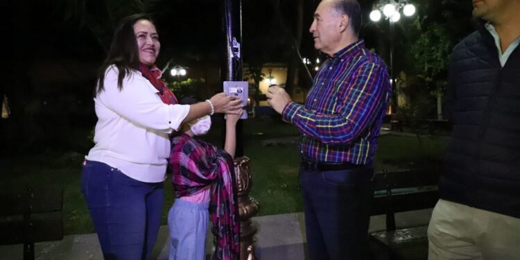 RENUEVAN ALUMBRADO EN PLAZA DE SAN FRANCISCO Y ARANZAZÚ