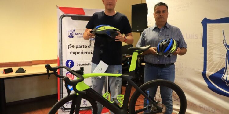 PRESENTAN ACADEMIA DE CICLISMO MUNICIPAL