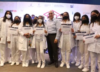 MUNICIPIO ENTREGA BECAS ECONÓMICAS A JÓVENES POTOSINOS￼