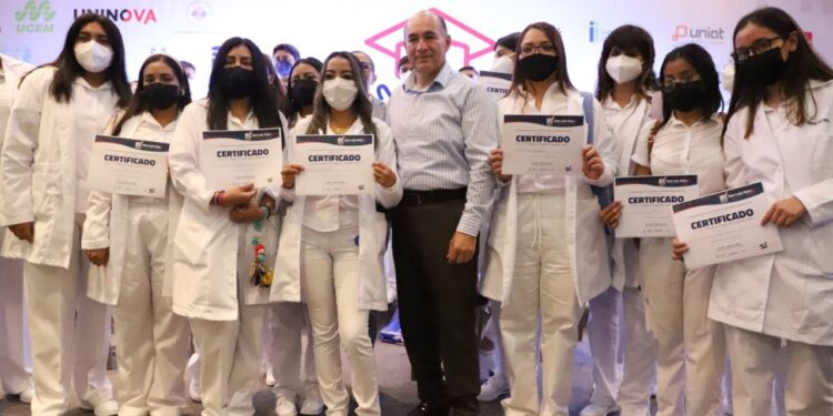 MUNICIPIO ENTREGA BECAS ECONÓMICAS A JÓVENES POTOSINOS￼