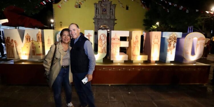 COLOCAN LETRAS MONUMENTALES EN EL BARRIO DE SAN MIGUELITO