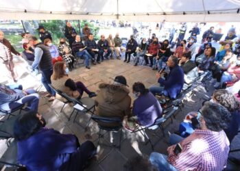 ALCALDE SE REUNE CON HABITANTES DEL BARRIO DE SAN MIGUELITO