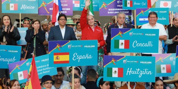 INAUGURAN LA QUINTA MUESTRA INTERNACIONAL DE FOLKLORE