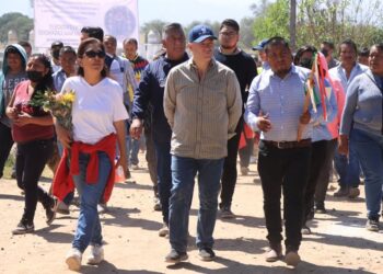 MUNICIPIO REHABILITA VIALIDADES EN EL FRACCIONAMIENTO BARRIO VERGEL