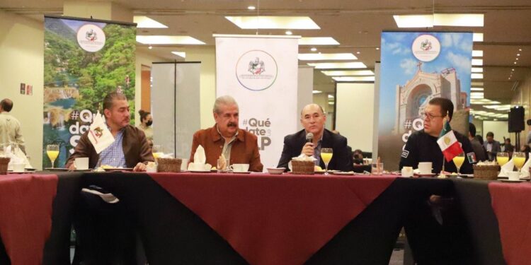 PROPONE ALCALDE A HOTELEROS ALIANZA PARA IMPULSAR EL TURISMO Y LA ECONOMÍA ￼