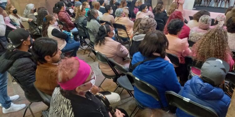 DIF MUNICIPAL ENTREGA VALES PARA MASTOGRAFÍAS Y ULTRASONIDOS