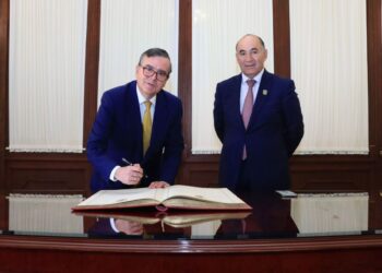 EMBAJADOR DE URUGUAY INVITADO DE HONOR AL FESTIVAL DE LETRAS