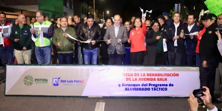 ALCALDE ENTREGA LA REHABILITACIÓN INTEGRAL DE AVENIDA SALK
