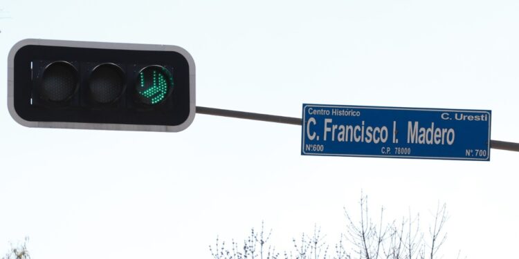 PROYECTO DE SEMAFORIZACIÓN EN 400 CRUCEROS DE LA CIUDAD: ENRIQUE GALINDO