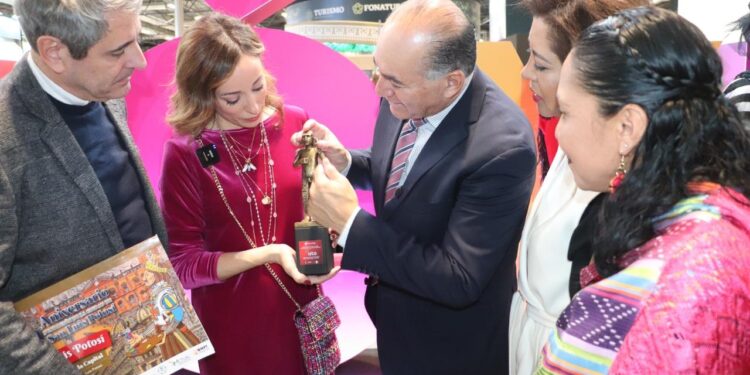 El ALCALDE GALINDO INAUGURA STAND MEXICANO EN FERIA INTERNACIONAL DE TURISMO EN ESPAÑA