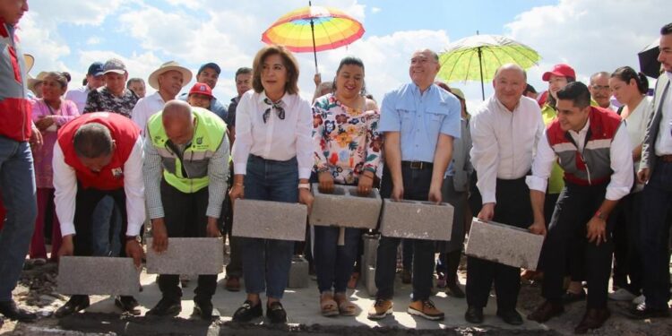 COLOCAN LA PRIMERA PIEDRA DEL NUEVO PANTEÓN DE VILLA DE POZOS