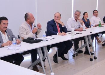 MUNICIPIO  Y EMPRESARIOS INSTALAN MESA PERMANENTE PARA ESTABLECER UNA AGENDA PARA LA ZONA INDUSTRIAL