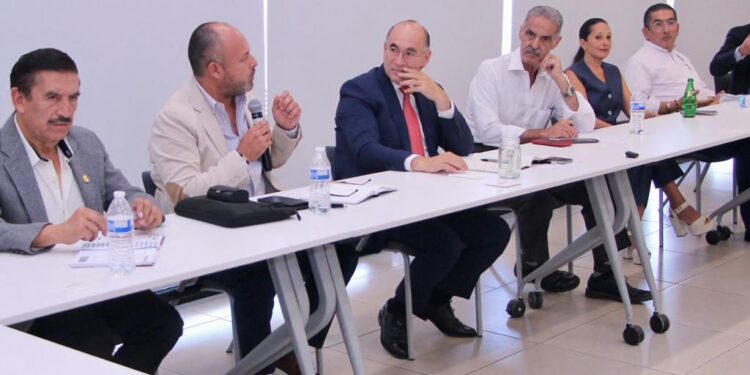 MUNICIPIO  Y EMPRESARIOS INSTALAN MESA PERMANENTE PARA ESTABLECER UNA AGENDA PARA LA ZONA INDUSTRIAL