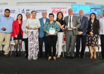 ENTREGAN PREMIO MUNICIPAL DOCENTE 2023