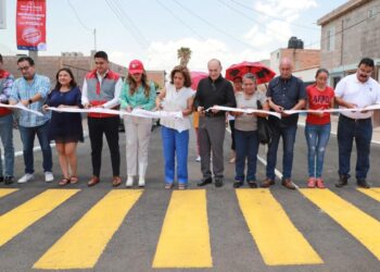 ALCALDE ENTREGO LA REHABILITACION DE LAS CALLES SAN MIGUEL Y JASSO REYES EN LA COLONIA TEPEYAC