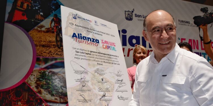 AYUNTAMIENTO Y AEROMÉXICO FIRMAN ALIANZA POR EL TURISMO DE SAN LUIS CAPITAL