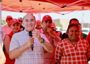 ALCALDE REALIZA SU DOMINGO DE PILAS NUMERO 80 EN LA COLONIA PALMA CHINA