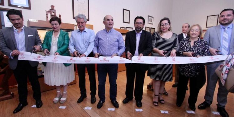 EXPONEN EN GALERIA DEL PALACIO MUNICIPAL LA RIQUEZA DE  21 CIUDADES HERMANAS DE LA CAPITAL