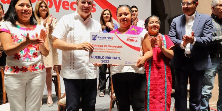 ALCALDE ENTREGA PROYECTO DE FOMENTO ECONÓMICO A PUEBLOS Y COMUNIDADES INDÍGENAS