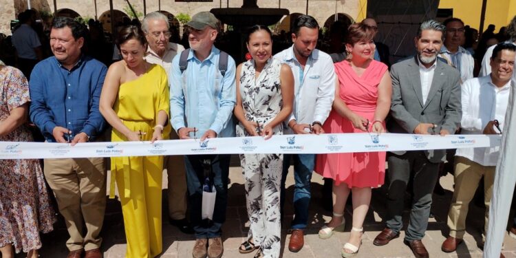 INAUGURAN PABELLÓN ARTESANAL DE LAS CIUDADES MEXICANAS EN ARANZAZÚ