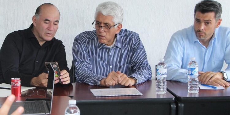 SE REUNEN ALCALDE Y DIRECTOR DE CONAGUA PARA VER AVANCES DEL PLAN EMERGENTE