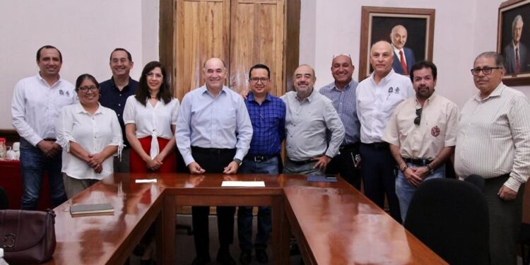 MUNICIPIO Y GRUPO UNIVERSITARIO DEL AGUA SE REUNEN PARA ENCONTRAR SOLUCIONES A LA CRISIS HIDRICA