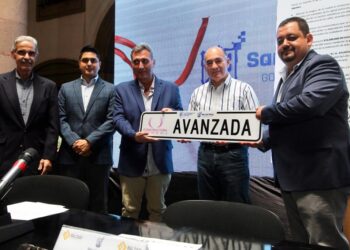 CON PATROCINIO DE EMPRESAS LOCALES MUNICIPIO RENOVARA PLACAS DEL NOMBRE DE LAS CALLES