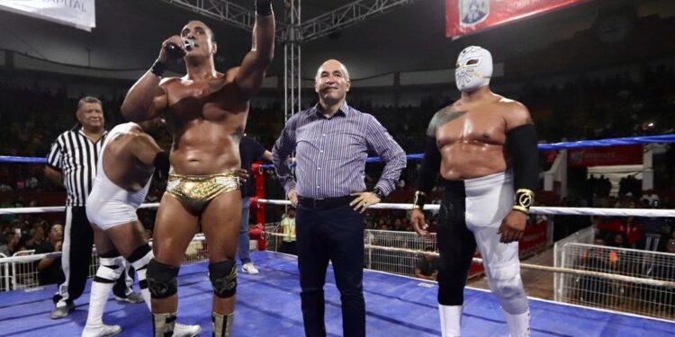 GRAN RESPUESTA DE LOS POTOSINOS A LA FUNCION DE LUCHA LIBRE ORGANIZADA POR EL MUNICIPIO DE LA CAPITAL