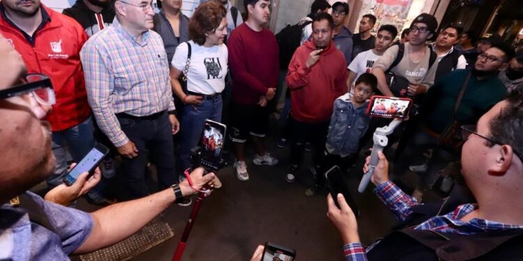 GRAFITEROS INTERVENDRAN ARTISTICAMENTE 116 CORTINAS DE NEGOCIOS EN EL CENTRO HISTORICO