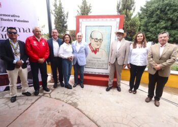 RINDE ALCALDIA HOMENAJE AL ARQUITECTO POTOSINO PEDRO MOCTEZUMA