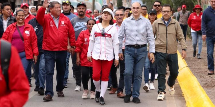 ALCALDE LLEVA LA EDICION 95 DE SU PROGRAMA DOMINGO DE PILAS A LA DELEGACION DE VILLA DE POZOS