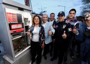 ALCALDE REALIZA EL ENCENDIDO SIMBOLICO DEL NUEVO SISTEMA DE SEMAFORIZACION INTELIGENTE DE LA CIUDAD